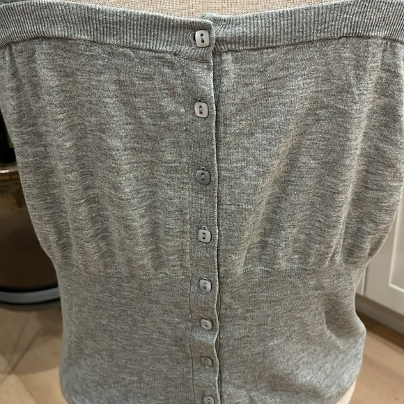 EUC Maxmara Sportmax Soft grey sleeveless sweater buttons in back. - Picture 4 of 7